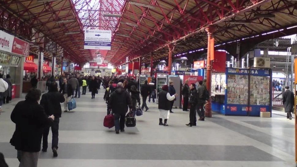 Întârzieri chiar și de 10 ore, din cauza temperaturilor extreme, la trenurile CFR. Ce spun reprezentanții instituției