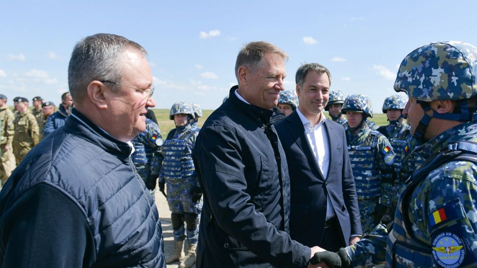 Președintele Iohannis, mesaj de ziua Forțelor Terestre ale României