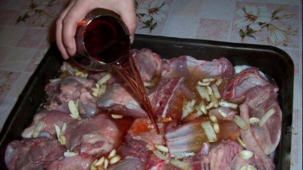 Marinadă pentru friptura de miel: cea mai simplă rețetă - secretul marilor bucătari 