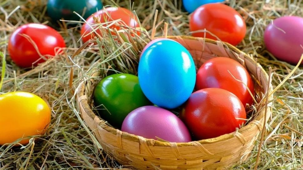 Cumperi ouă roșii de Paște gata vopsite, din comerț? Renunță la acest obicei: te pândește un PERICOL nebănuit!