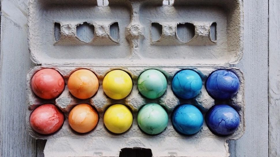 Lista mărcilor de VOPSEA DE OUĂ care conțin cele mai multe E-uri