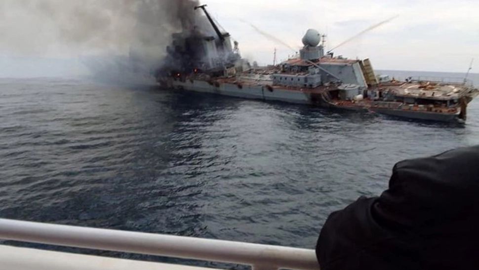 PRESĂ: Un avion american de spionaj patrula deasupra României în momentul scufundării crucişătorului rus Moskva