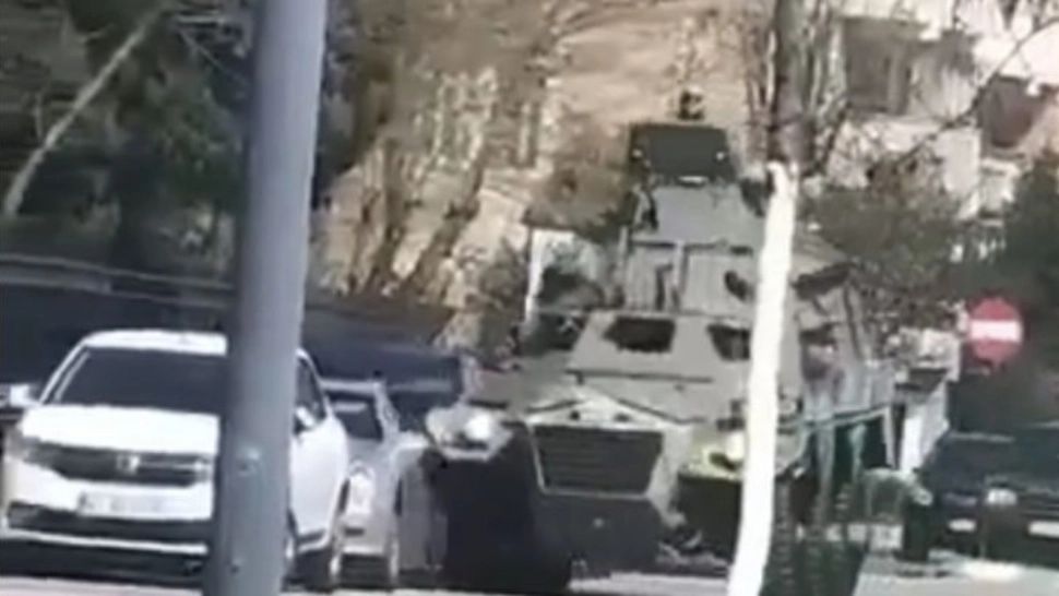 VIDEO Accident cu un vehicul militar istoric, la Râmnicu Vâlcea, în timpul filmării unui videoclip 