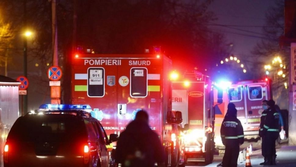 Fum pe casa scării, motiv de PANICĂ într-un bloc din Constanța! Intervin pompierii