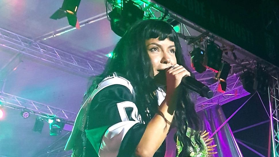 Inna, HUIDUITĂ la concertul de la Satu Mare! Ce GREȘEALĂ a făcut celebra artistă
