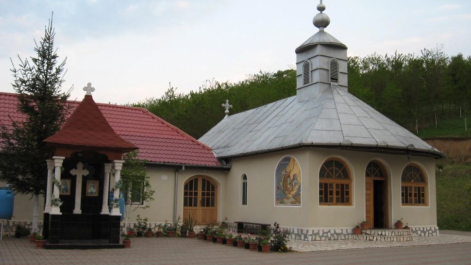 Ploile torențiale au făcut PRĂPĂD în țară! Mănăstirea Ferdeu din Arad, inundată