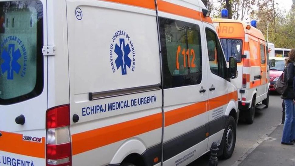 TRAGEDIE în Dej! Un bărbat a MURIT după ce a căzut de la etajul 4 al unui bloc