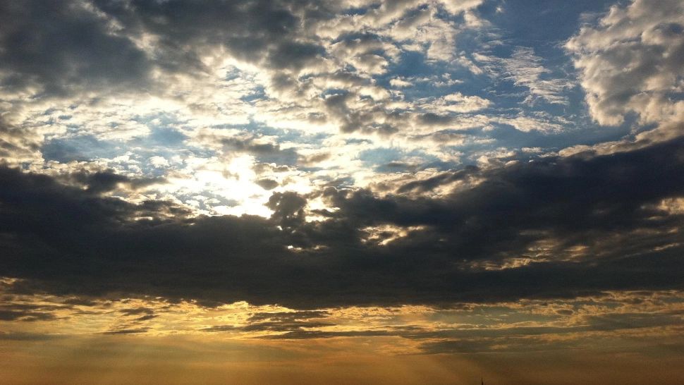 Vremea 8 mai. Temperaturi ridicate și cer variabil - Ploi torențiale în mai multe regiuni 