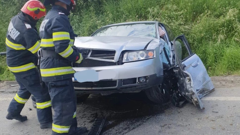 Accident cu 4 victime în Sălaj, în urma unui impact violent - FOTO