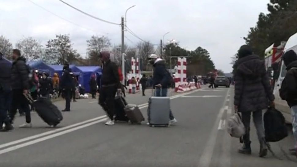 Cum mint românii ca să obțină azil politic în SUA