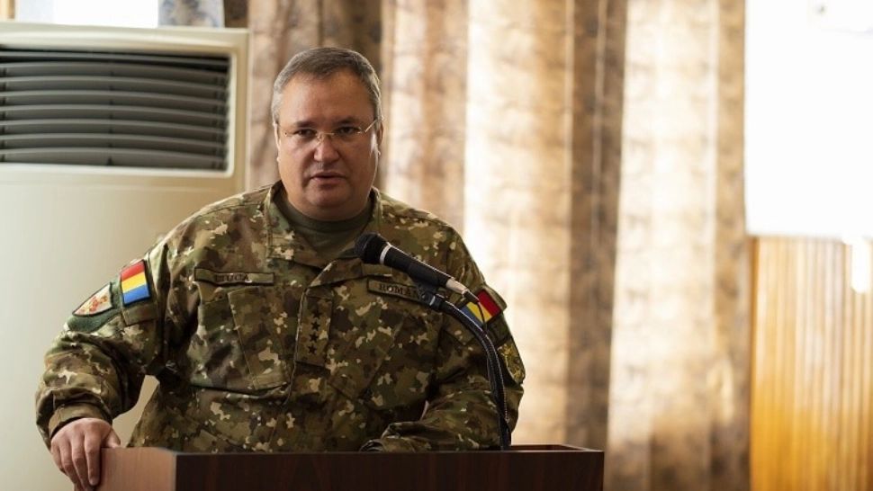 Armata ar putea redeveni obligatorie. Anunțul vine chiar de la premierul Nicolae Ciucă