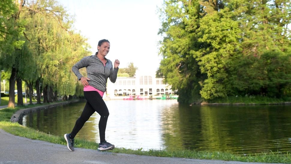 Președinta Ungaria a facut jogging, singură, în Parcul central din Cluj - FOTO
