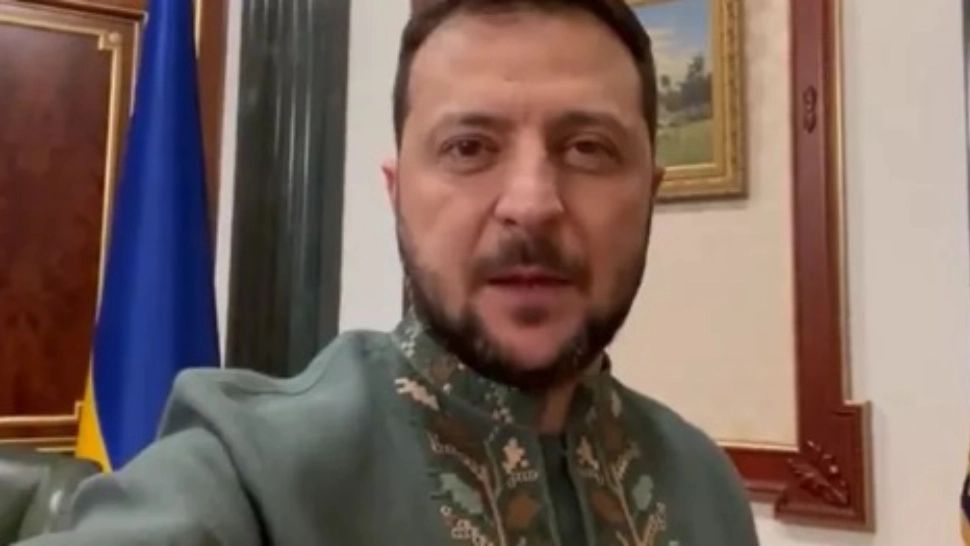 În plin război, Zelenski a găsit bani să acorde ajutoare sociale. 13 milioane de ucraineni vor primi câte 34 de dolari de persoană