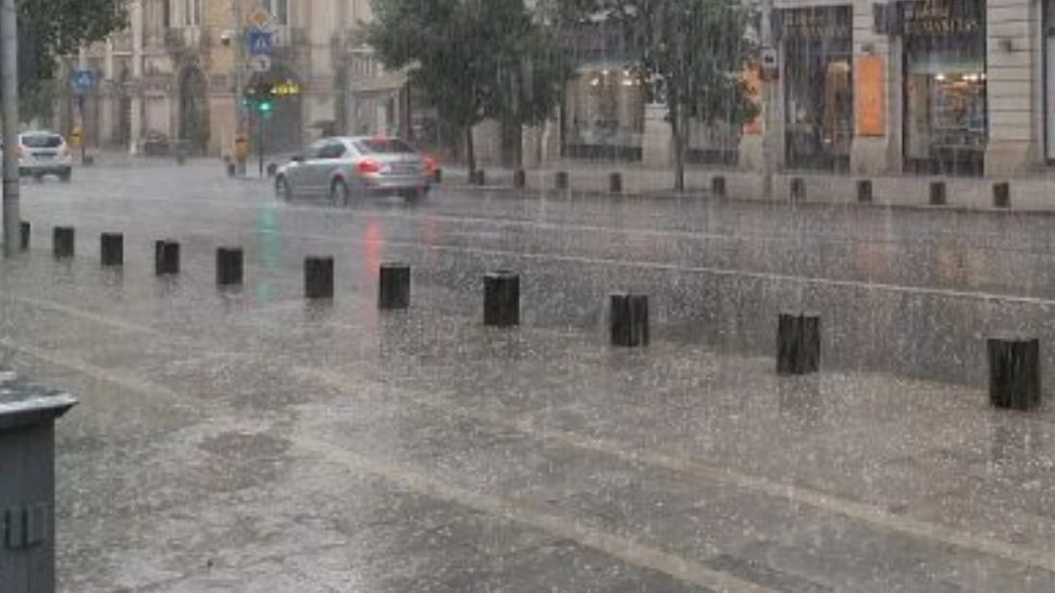 Apa Nova, pregătită pentru intervenții după ploaia torențială din Capitală