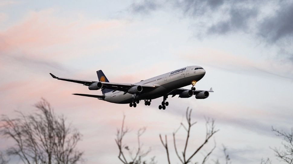 Agenția Europeană pentru Aviație: Avioane civile ar putea fi, din greșeală, ținta unor rachete, din cauza războiului din Ucraina