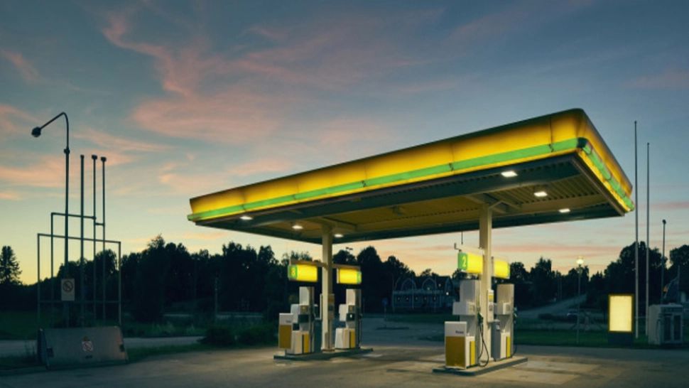 Ungaria renunță la plafonarea prețurilor la carburanți