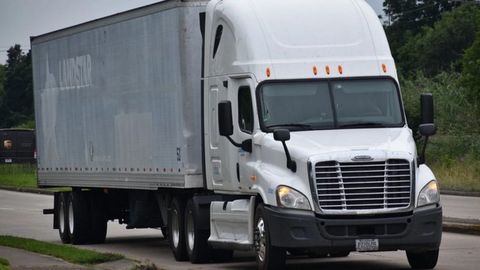 Camionetă condusă de o româncă, oprită de polițiștii maghiari la control. Șocant ce au găsit înăuntru - femeia riscă 15 ani de închisoare