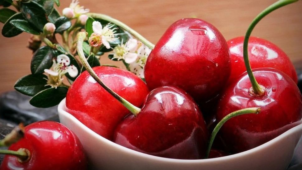 Alimentul care te ajută să dormi mai bine. E gustos și te vei simți mult mai odihnit a doua zi