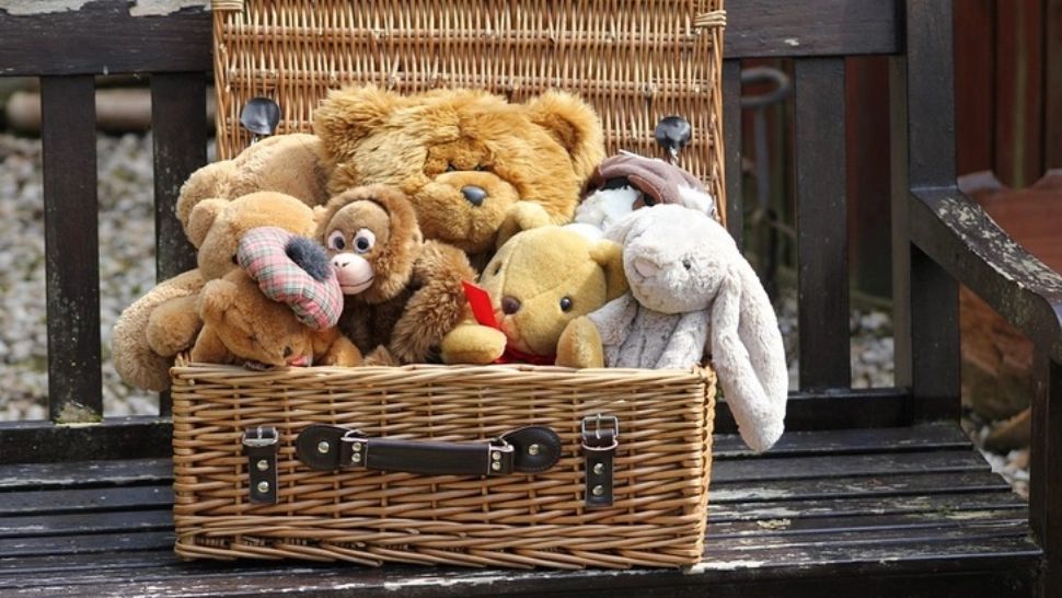 Descinderi la o grupare de traficanți de minori din Capitală. Dosarul vizează și infracțiuni de viol 