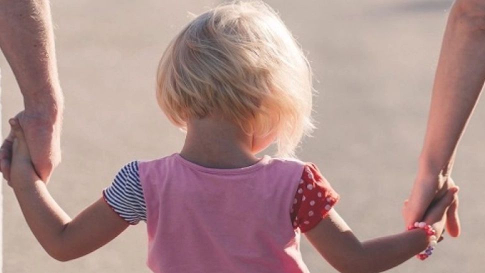 „Parentingul” Ministerului Educației, respins de AUR: Interesul copilului, prin promovarea familiei naturale, întemeiată pe căsătorie