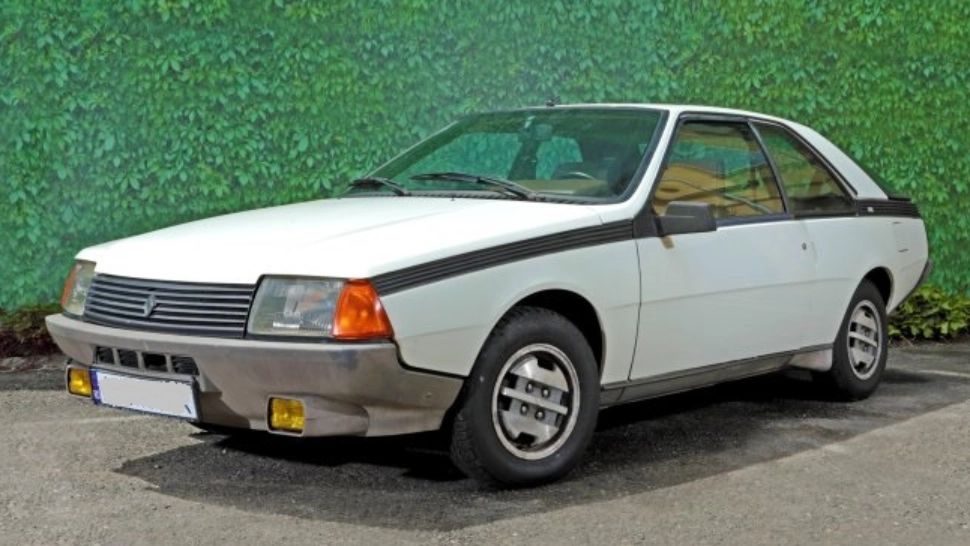 Maşina fiicei lui Nicolae Ceauşescu, vândută la licitaţie cu 20.000 de euro