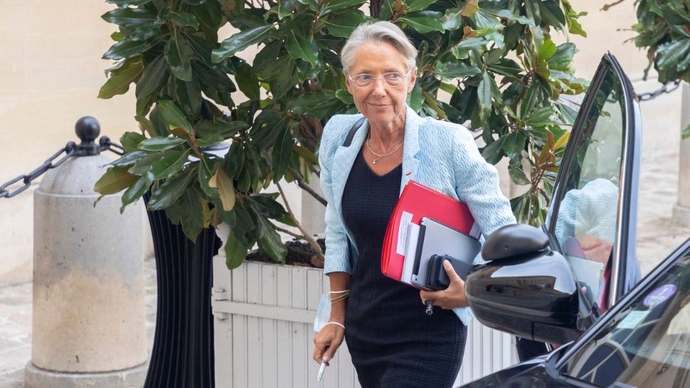 Emmanuel Macron a numit un nou premier la cârma guvernului francez. Cine este Elisabeth Borne?