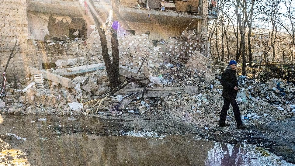 Situația la Mariupol, tot mai dezastruoasă. Copiii au fost nevoiți să bea apă de ploaie din bălți, de sete