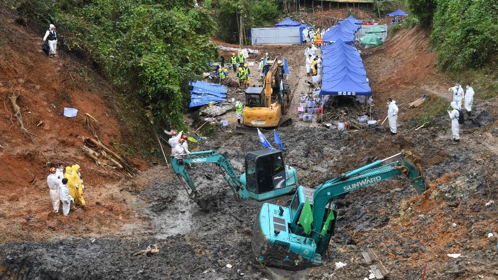 Avionul în care au murit 132 de oameni în China ar fi fost prăbușit intenționat de cineva de la bord