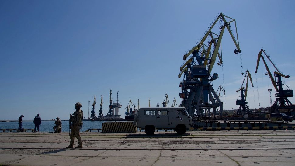 Ucraina închide porturile Berdiansk, Mariupol, Skadovsk şi Herson până la redobândirea controlului asupra lor