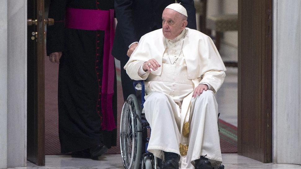 Papa Francisc, remarcă virală despre durerea sa de genunchi: „Știți de ce am nevoie? De puțină tequila” - VIDEO