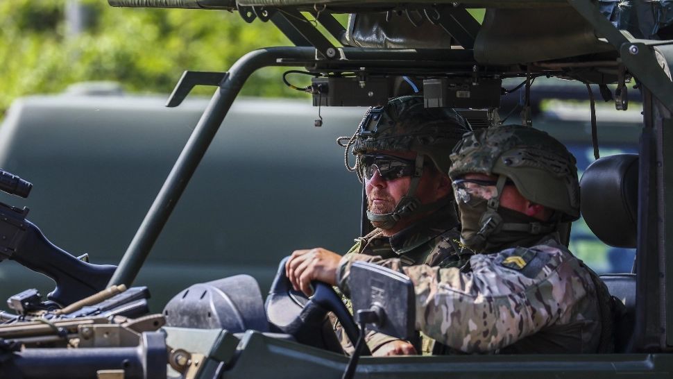 Un tată s-a înrolat în război împreună cu cei 2 copii: „Nu avem altă opțiune. Ne apărăm pământul”