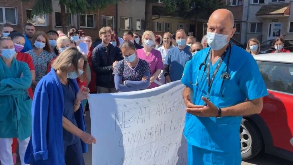 Medicii amenință cu PROTESTE de amploare: personalul medical cere salarii mai mari