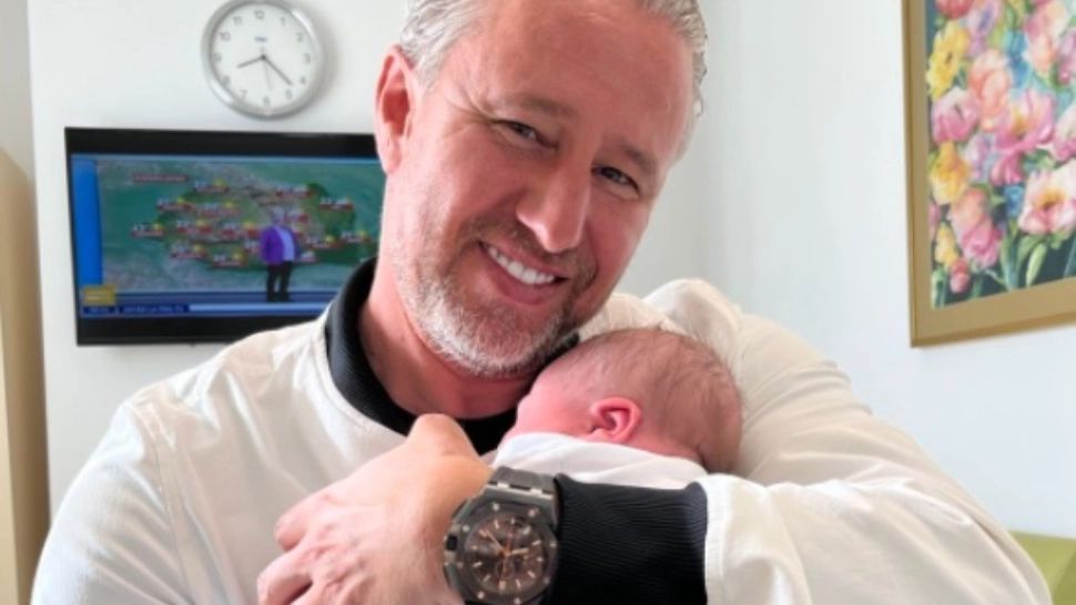 Laurențiu Reghecampf este tată pentru a treia oară, după ce i-a născut amanta - Ce mesaj îi transmite Anamaria Prodan: "Să mai încerce și cu altele. E nevoie de populație nouă"