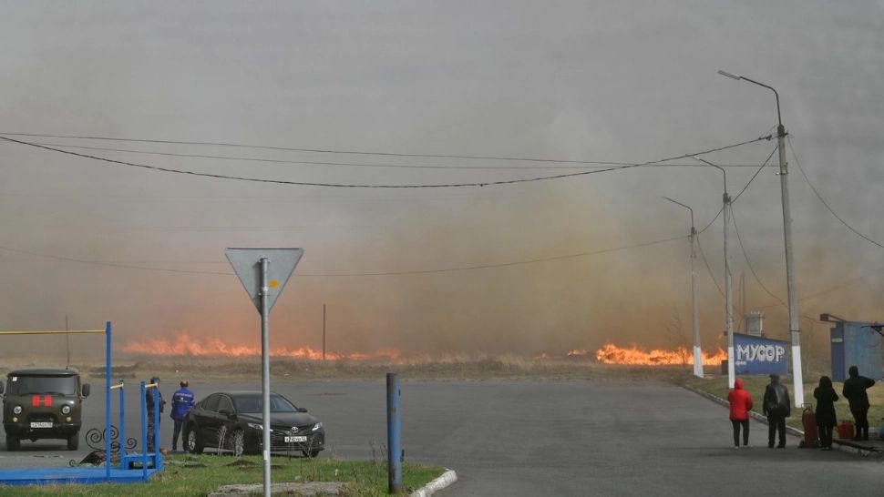 VIDEO | Incendii devastatoare în Siberia. 200 de clădiri sunt cuprinse de flăcări, iar 5 oameni au murit