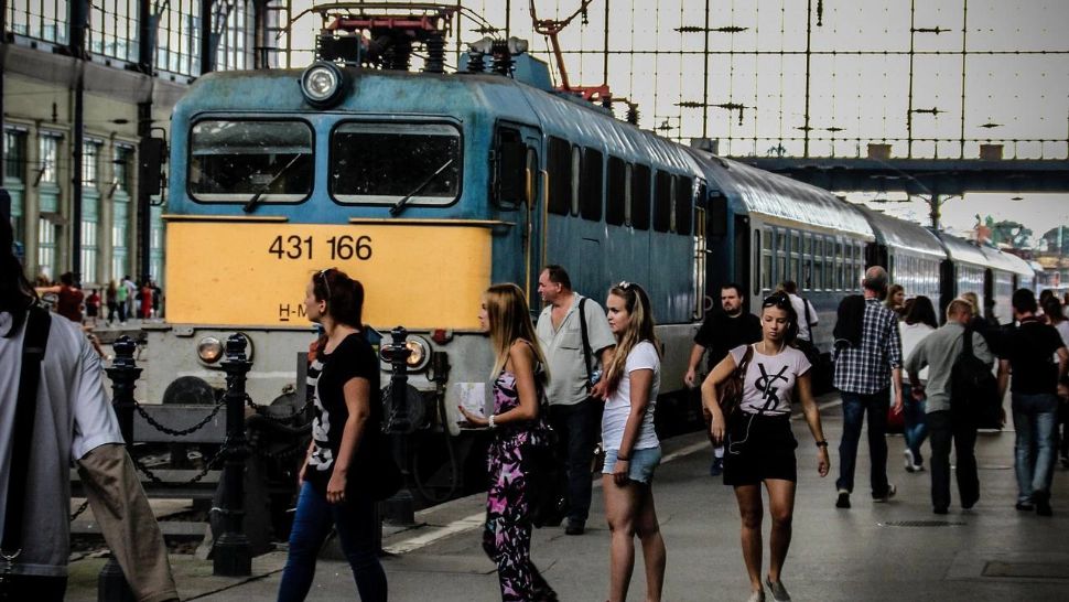 Țara europeană în care puteți călători oriunde cu 9 euro pe lună