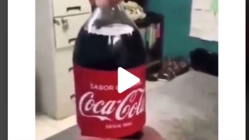 VIDEO – Ce au ascuns deținuții într-o sticlă de Cola primită în penitenciar – Gardienii închisorii nu au depistat nimic