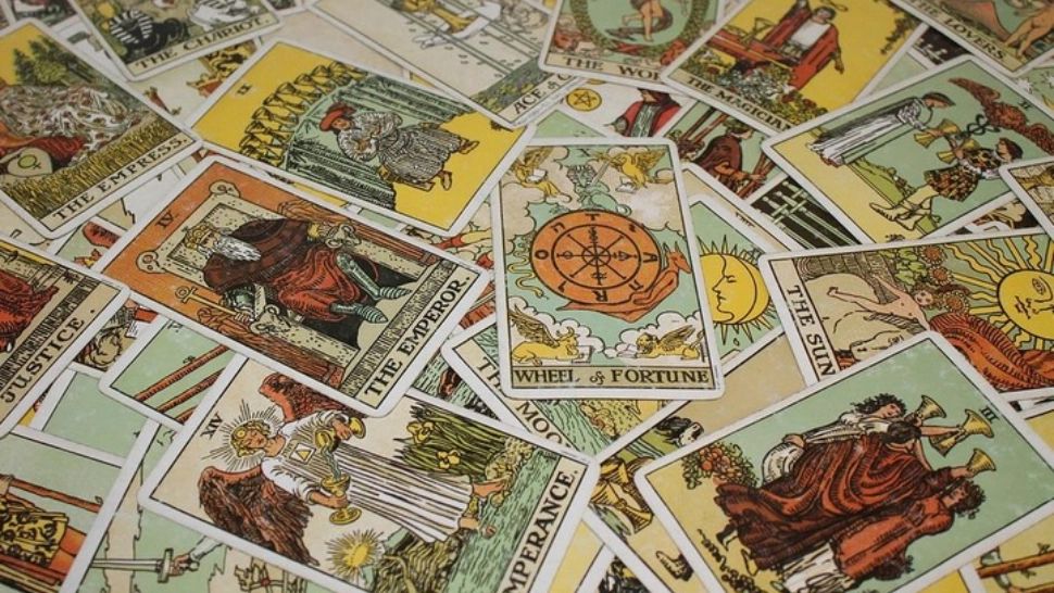Ce spun cărțile de tarot despre luna mai. Zodia care se desprinde definitiv de trecutul dureros - începe o viață lipsită de griji 
