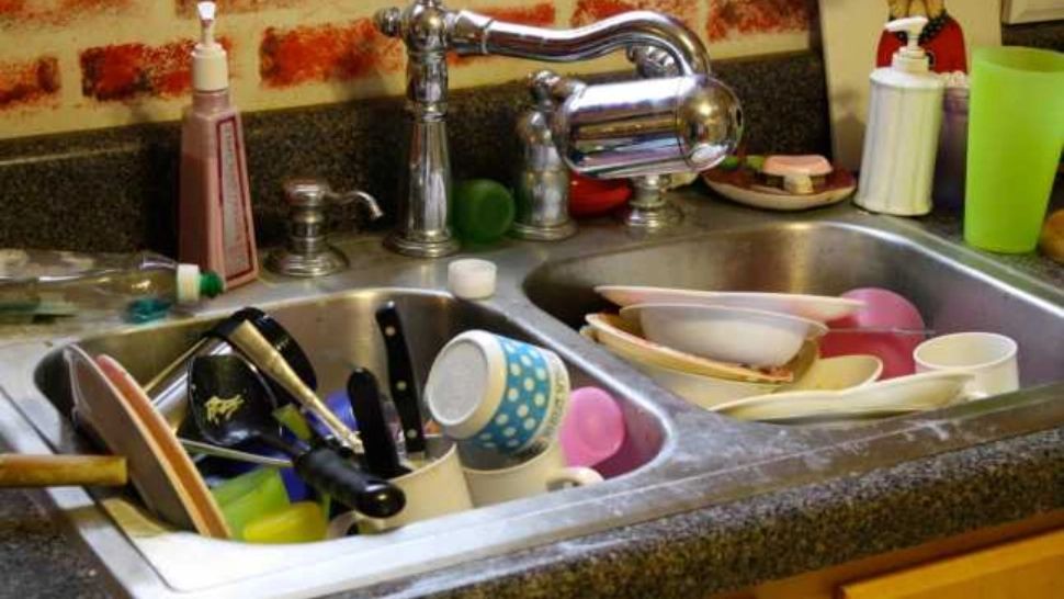 Astazi nu se spală deloc vase - Care e motivul și de unde a pornit tradiția