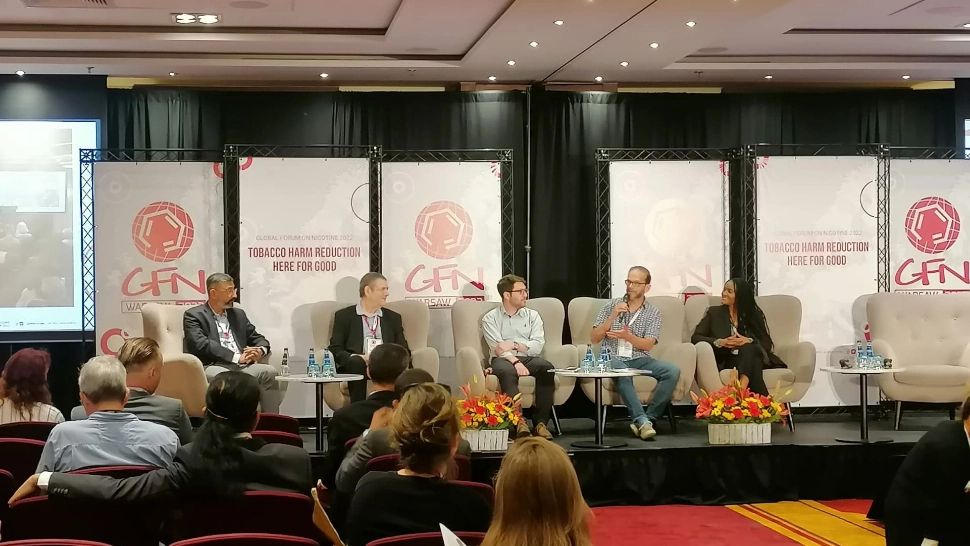 Al nouălea Forum Global al Nicotinei, la Varșovia. Cum se reduc efectele nocive ale fumatului prin noile produse care nu ard tutunul