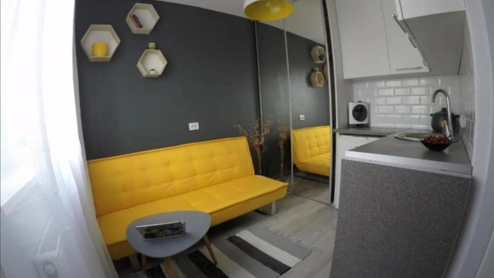 Celebra garsonieră de 11 metri pătrați din Cluj, din nou spre închiriere. Propietarul a scăzut prețul cu... 10 euro