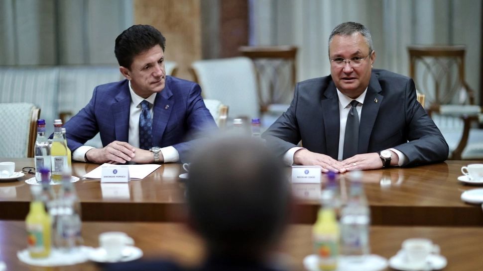 Ciucă, alături de Gică Popescu, la Guvern - „Competițiile de calibru pe care le găzduim ne oferă șansa de a promova sportul"