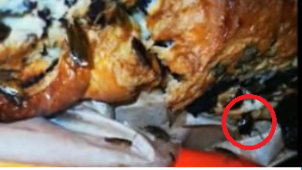 Cozonac plin de GÂNDACI, în vitrina unei patiserii din Buzău: inspectorii sanitar, în ALERTĂ