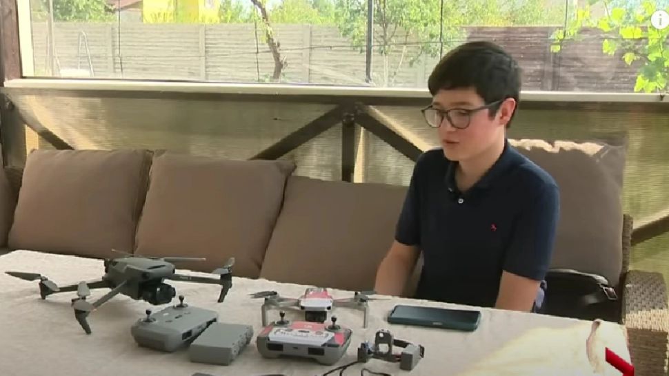 Coloană de blindate rusești, DISTRUSĂ de un copil de 15 ani cu drona: o poveste incredibilă despre CURAJ 