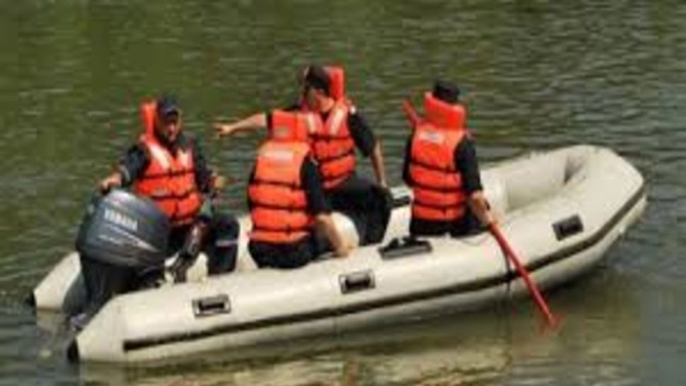 Corpul unui bărbat decedat, scos din albia râului Mureș! Victima nu a fost încă identificată