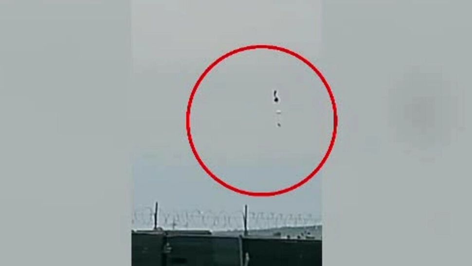 Răsturnare de situaţie în cazul paraşutistului prăbuşit de la 1.200 de metri. Surpriza la care nu se mai aşteptau nici măcar medicii