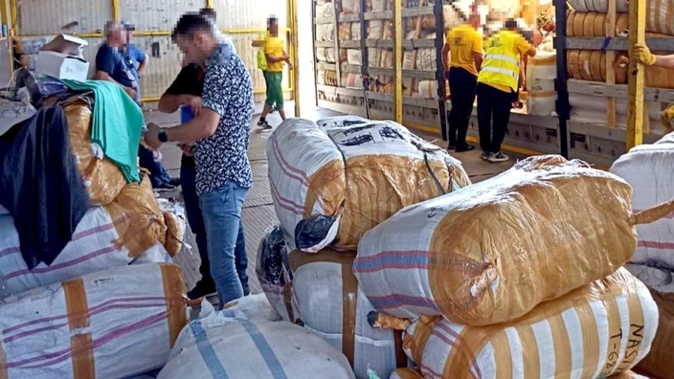 Contrabandă cu mărfuri de peste 1.000.000 de lei la Negru Vodă. Autoritățile sunt în alertă - FOTO