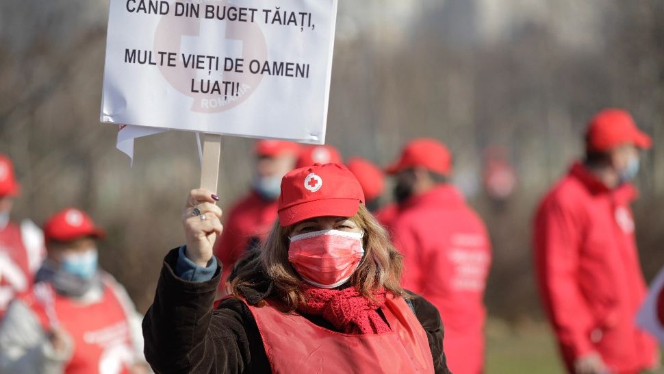 Sindicaliștii din Sănătate protestează în fața Guvernului