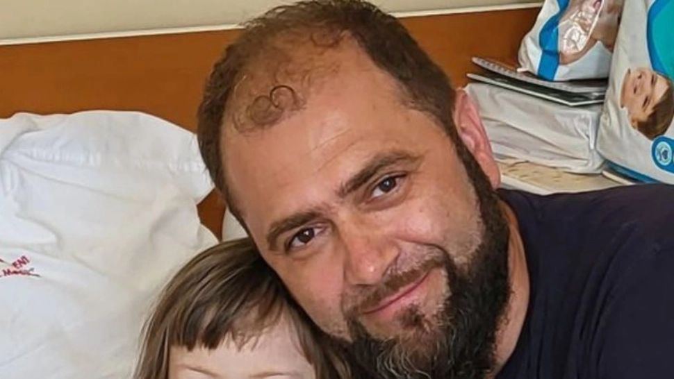 Mesajul emoționant al preotului de la Patriarhia Națională care s-a internat alături de fiica sa, bolnavă de Leucemie acută