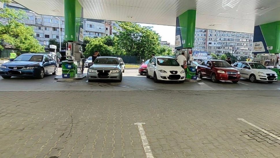 PROTEST împotriva prețurilor uriașe la carburant: benzinării BLOCATE - Manifestare de amploare 