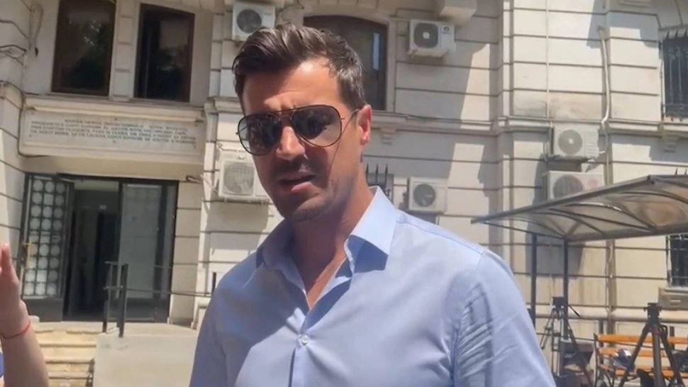 Iubitul Elenei Udrea: „A slabit mult pe fondul stresului. Am încercat să îi arăt o poză cu fetița, dar nu ne-a lăsat”